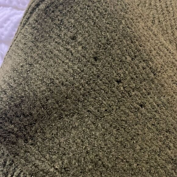 Double Zero Army Green  V Neck Sweater. NWT. Large. WT217 - Picture 5 of 6